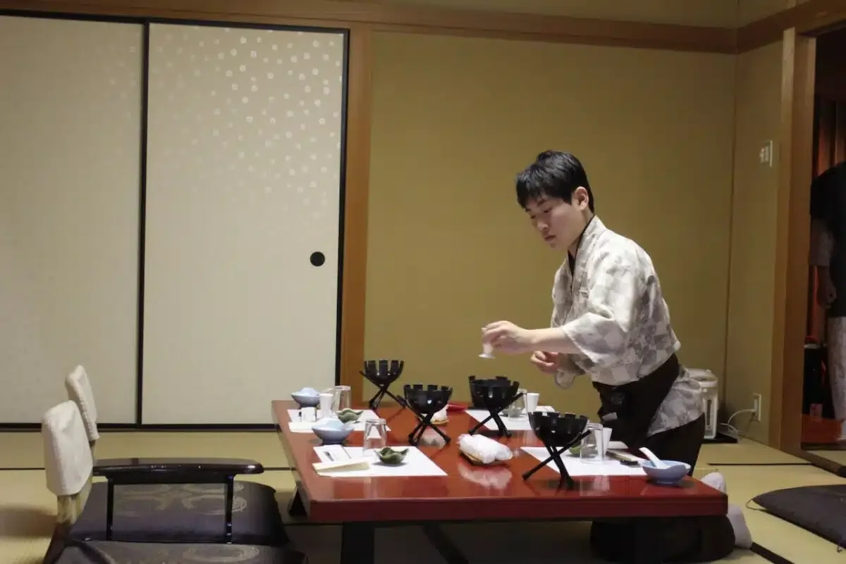 Yunosmimikan staff setting up our kiseki dinner