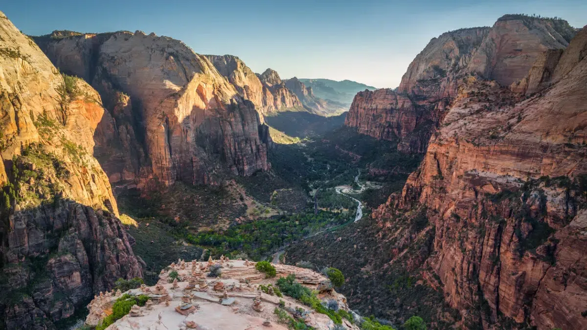 6 Best Hiking Trails in the US with Incredible Scenery