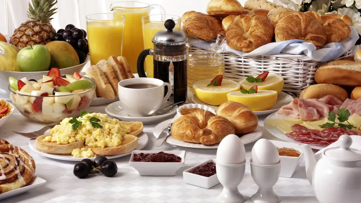 Healthy Eating While Traveling is Key to Good Student Learning