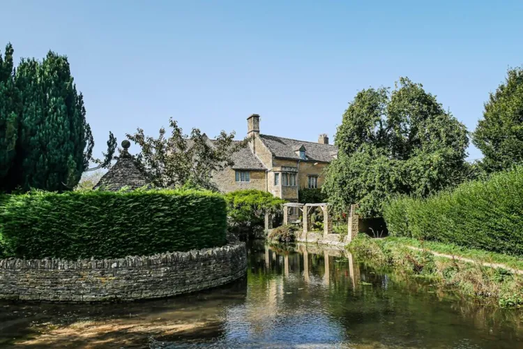 Wellness and Yoga Retreats: A Beginner’s Guide to Renewal