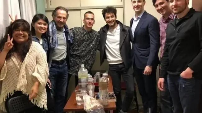 How to Make Friends When You Travel Solo