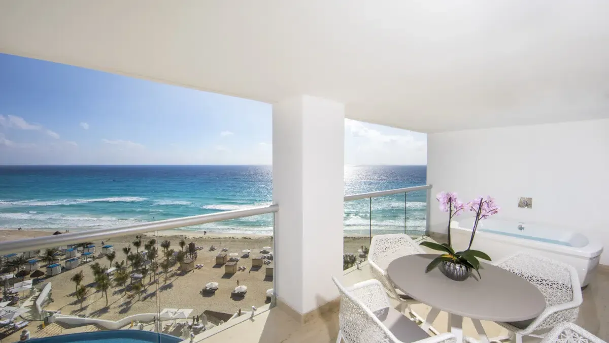 Le Blanc Spa Resort Cancun: Beachfront Perfection on the Yucatán