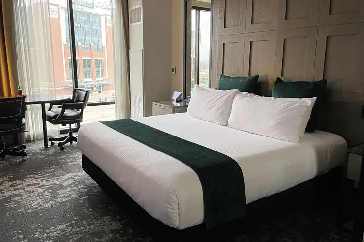 Lodge Kohler: Luxurious Relaxation in Green Bay