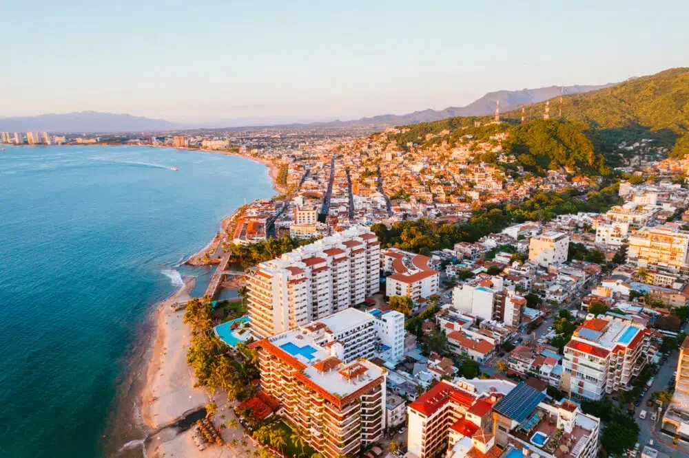 Puerto Vallarta is a paradise on the Pacific coast of Mexico, in the state of Jalisco. It is famous for its beaches, water sports and nightlife.