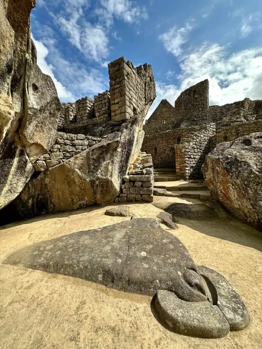 Machu Picchu Temple of the Condor2