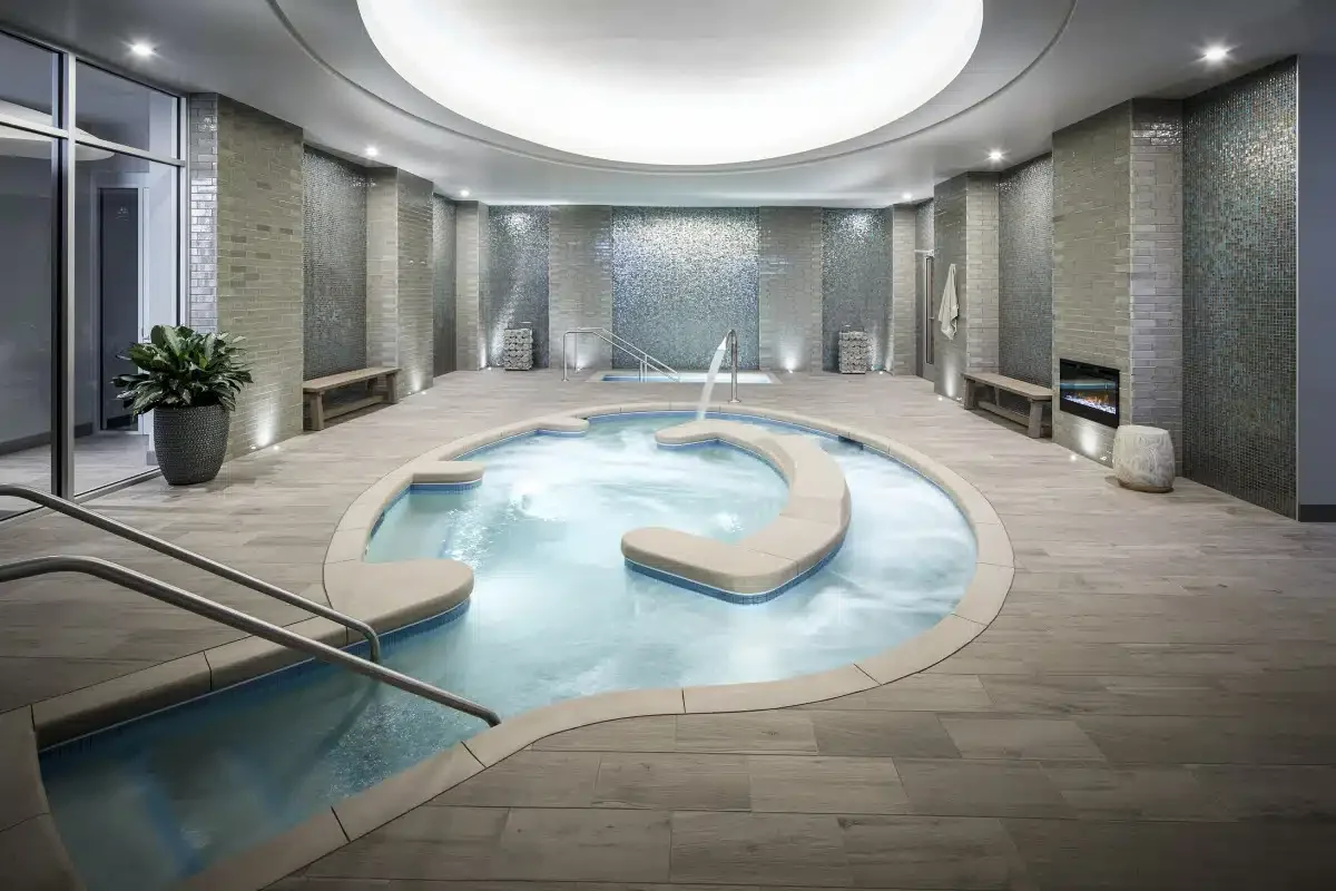 Thermal suite at Kohler Waters Spa at Lodge Kohler with a large hot tub.