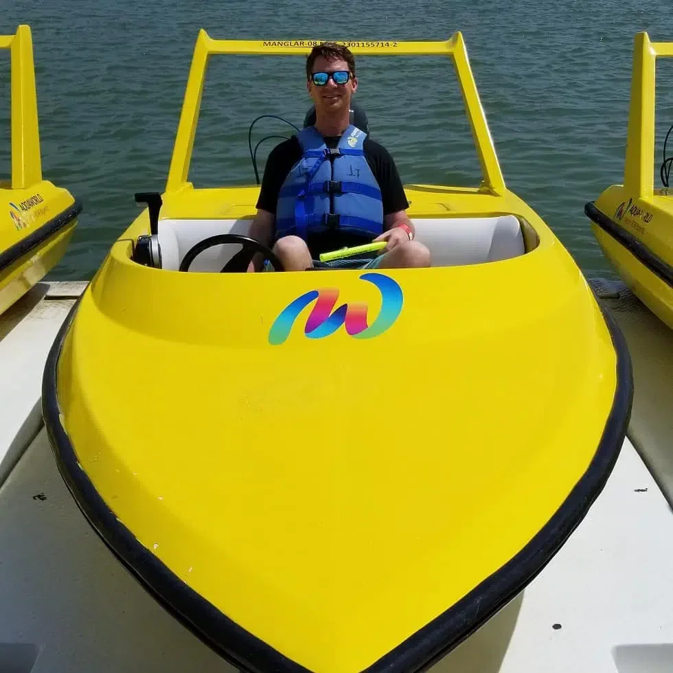 Aquatwister Jet Boat