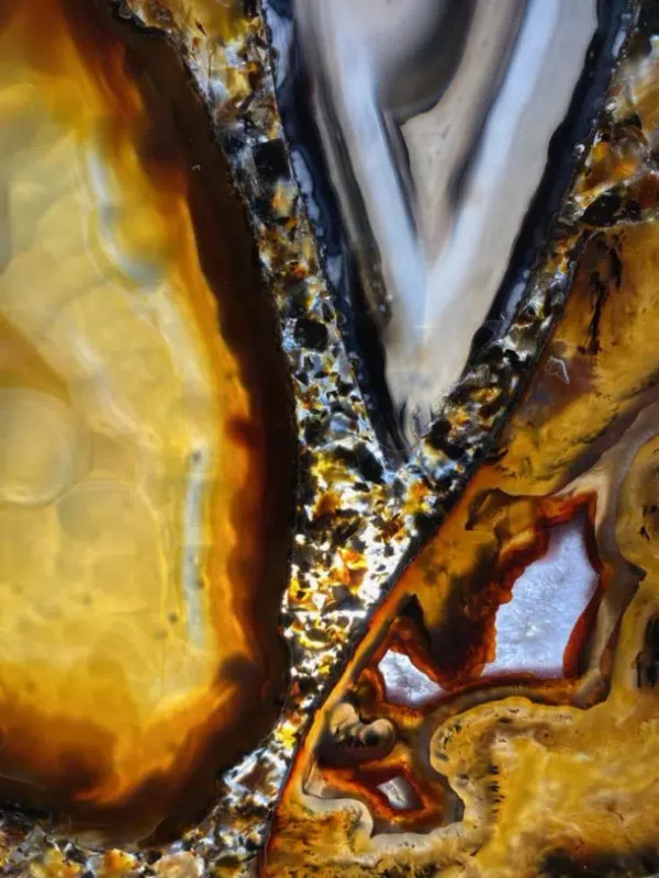 The natural beauty of stones and minerals can be used to decorate your home. Photo by Elizabeth R Rose at the Tucson gem show